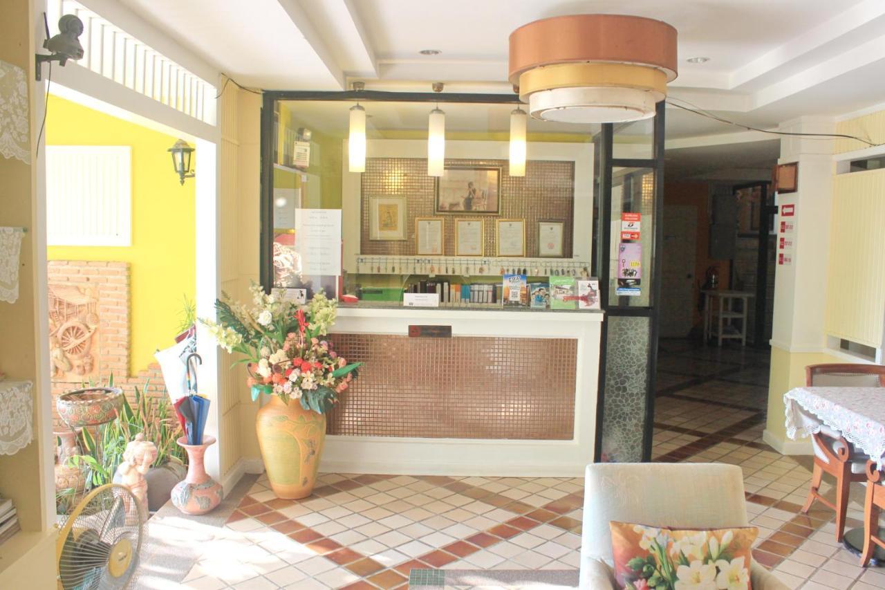 Rungnatee Place & Boutique Hotel Buriram Bagian luar foto