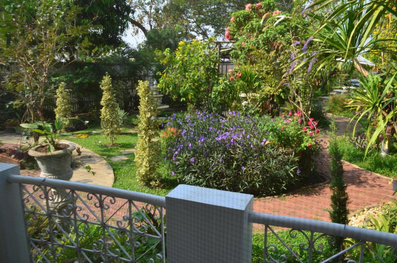 Rungnatee Place & Boutique Hotel Buriram Bagian luar foto